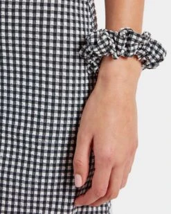 Hunza G: Scrunchie - Black Gingham