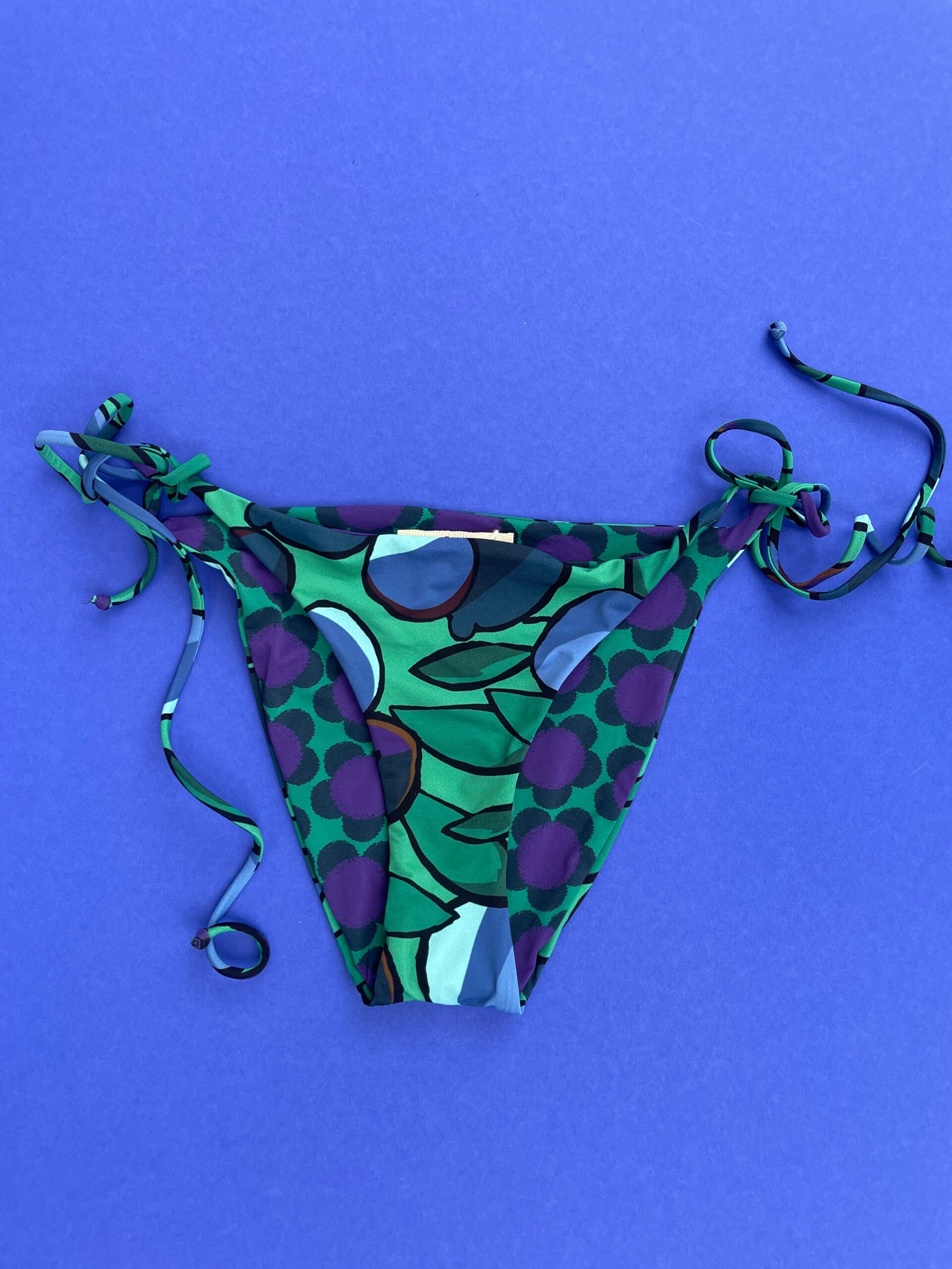 Siyu: Limona Reversible Triangle Bikini Top - Purple Multi Siyu: Limona Reversible Triangle Bikini Top - Purple Multi -Azaleas Nyc Store IMG 20862 scaled