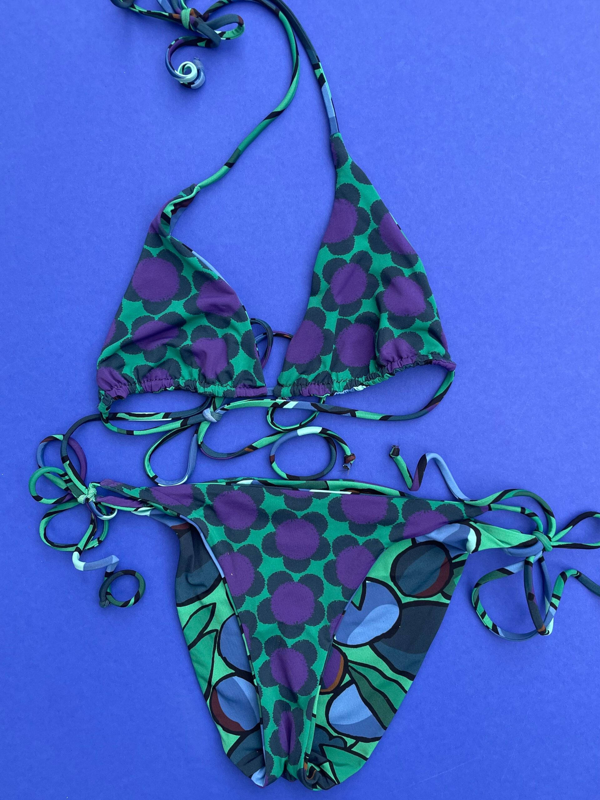 Siyu: Limona Reversible Tie Side Bikini Bottom - Purple Multi Siyu: Limona Reversible Tie Side Bikini Bottom - Purple Multi -Azaleas Nyc Store IMG 20902 scaled