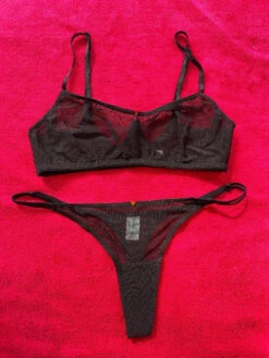 Clo: Malla Adjustable Thong - Black