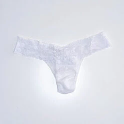 Hanky Panky: Lace Low Rise Thong - Basics 8 Hanky Panky: Lace Low Rise Thong - Basics -Azaleas Nyc Store PXL 20220330 174149749 2