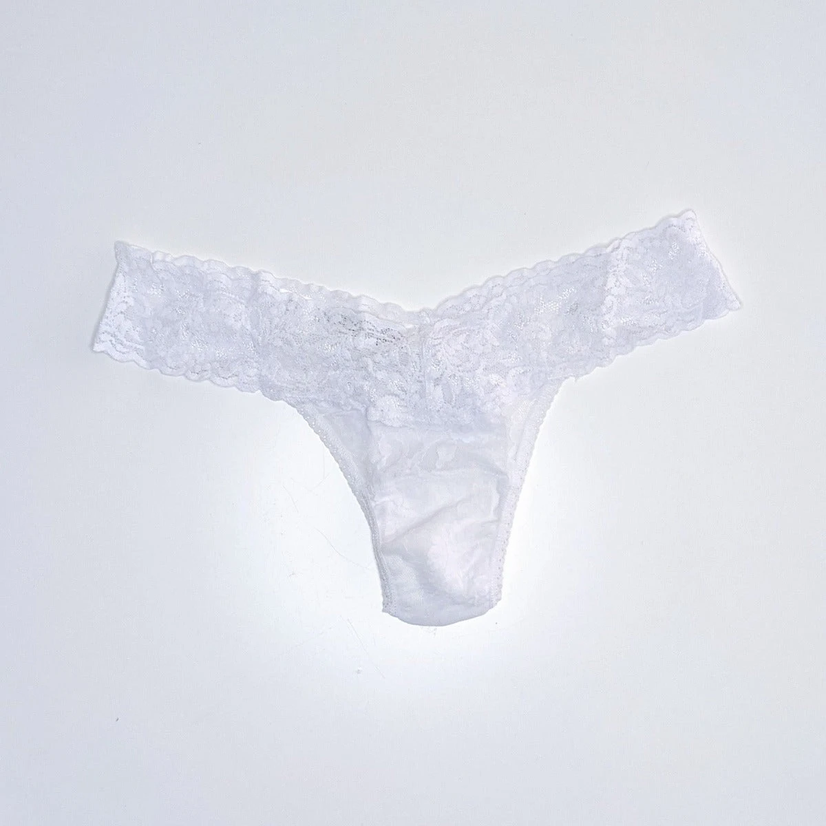 Hanky Panky: Lace Low Rise Thong - Basics Hanky Panky: Lace Low Rise Thong - Basics -Azaleas Nyc Store PXL 20220330 174149749 2