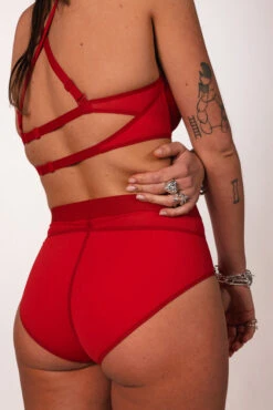 La Fille D'O: Georges Balconnet Bikini Top - Red 6 La Fille D'O: Georges Balconnet Bikini Top - Red -Azaleas Nyc Store shootweb 28 01 IRMA 349