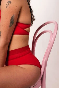 La Fille D'O: Georges Balconnet Bikini Top - Red 5 La Fille D'O: Georges Balconnet Bikini Top - Red -Azaleas Nyc Store shootweb 28 01 IRMA 434