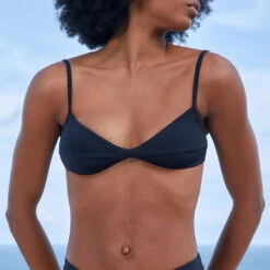 Haight: Monica Bikini Top - Black 7 Haight: Monica Bikini Top - Black -Azaleas Nyc Store top monica hotpants beta preto 6 1 1100x 3f2b0623 2b11 48ed ba47 6e7542970c22